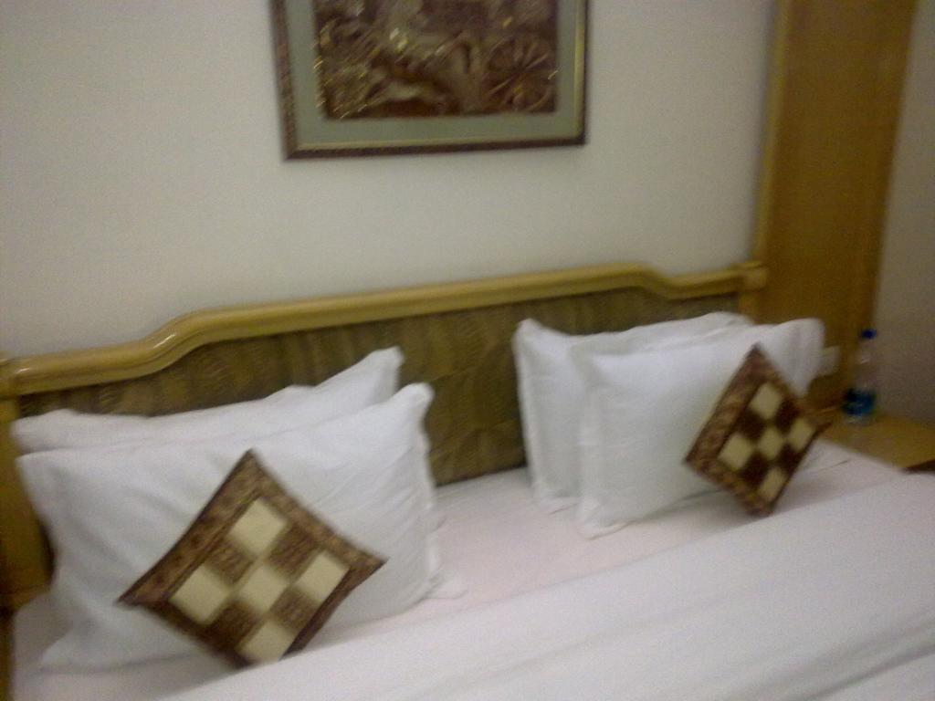 Capital O 2741 Hotel Corporate Point Delhi  Zimmer foto